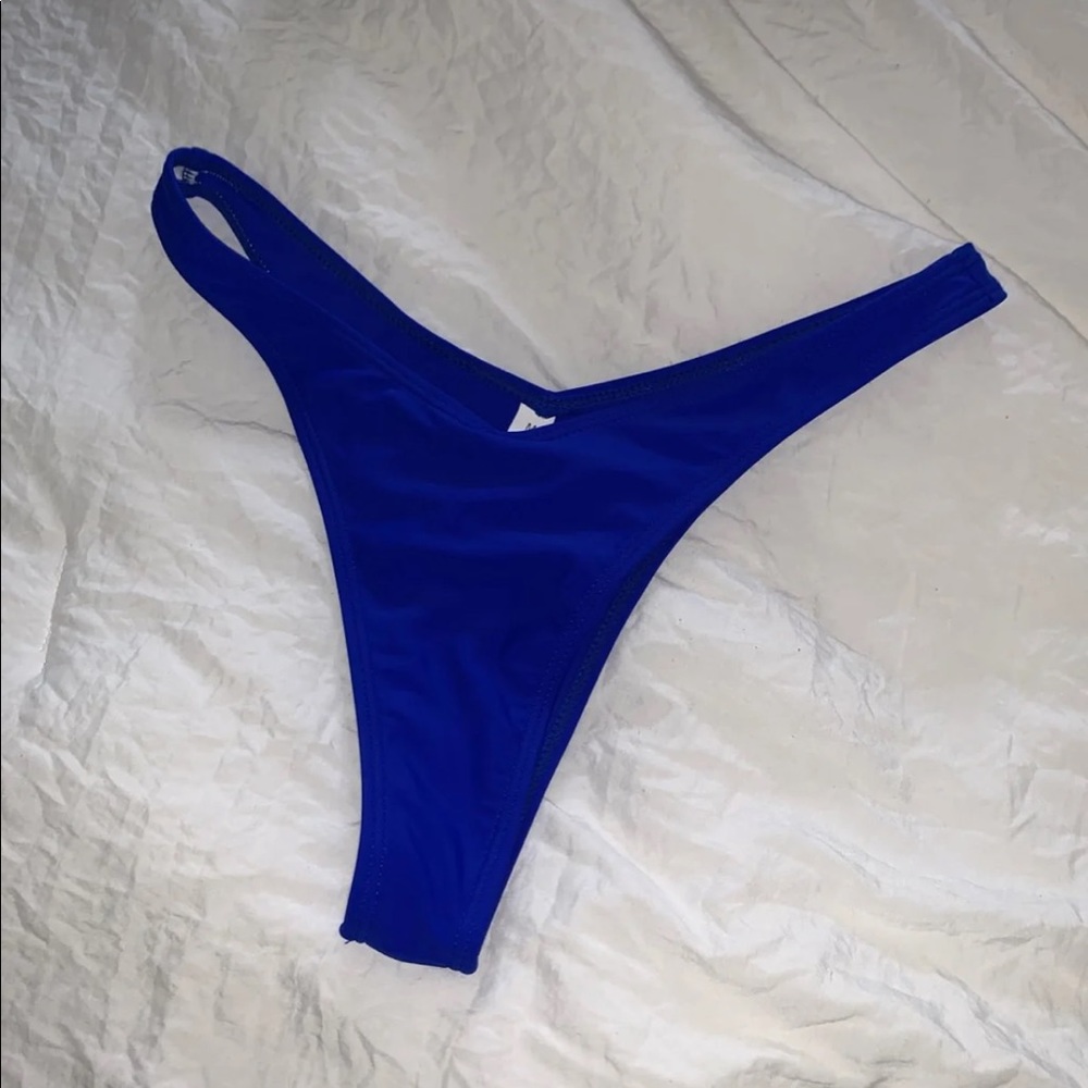 new awful bikini bottoms (didn’t come w tag on it)